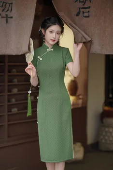 Sieviešu Vasaras Garumā Cheongsam Ķīniešu Tradicionālā Tumši Zaļā Krāsā Ar Īsām Piedurknēm Qipao Vakara Puse Kleita